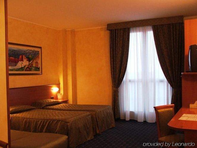 Point Hotel Conselve Zimmer foto