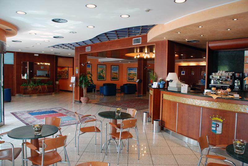 Point Hotel Conselve Exterior foto